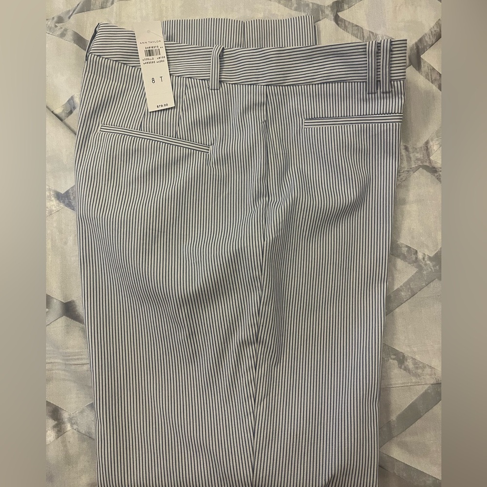 Ann Taylor NWT women’s summer crop size 8 tall.